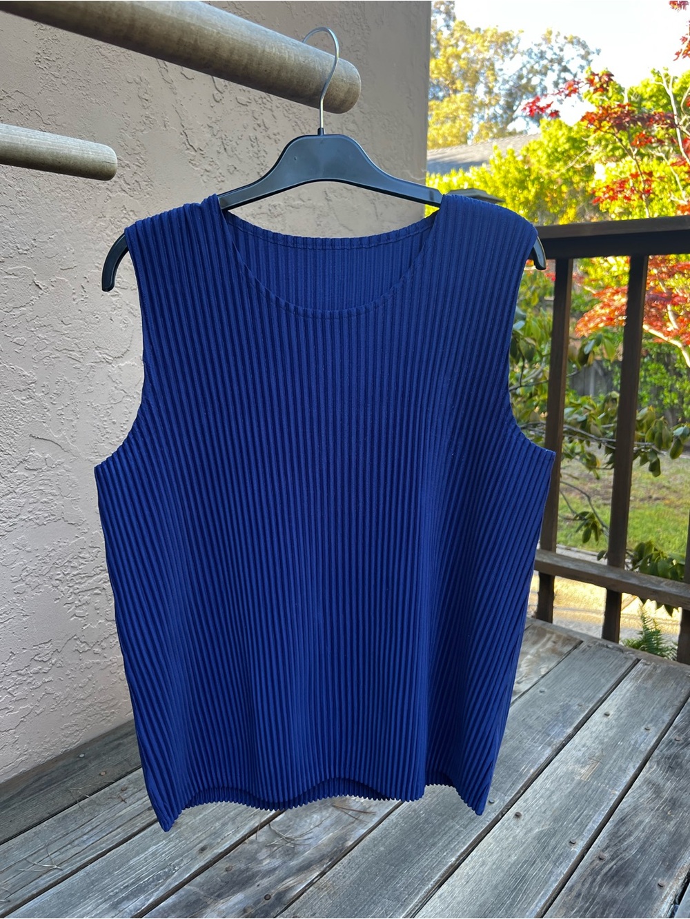 Women's Sleeveless Pleated Top - Navy Blue